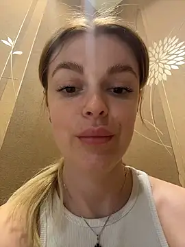 HarrietDart live XXX chat