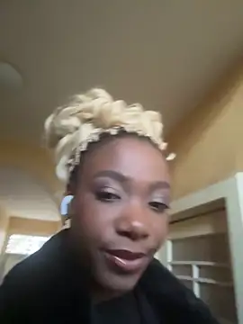 YoungBlackAaliyah – Kamerová šou