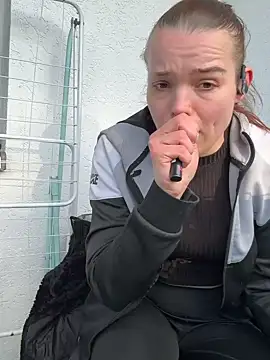 แชท XXX สดของ YoungLoreena