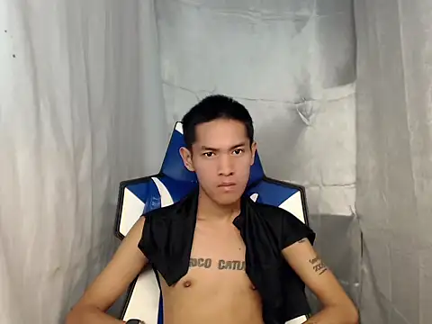 Онлайн чат XXX riks_tyler