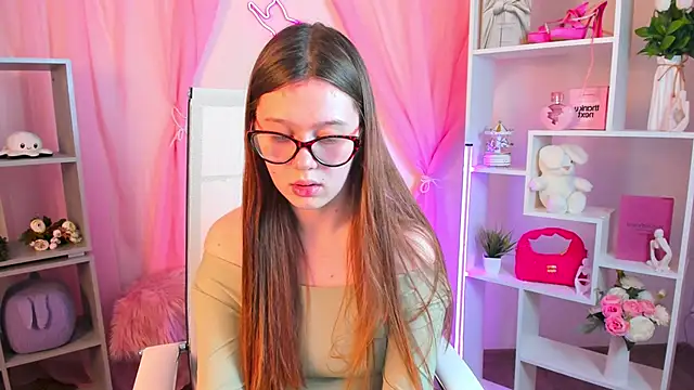 دردشة CelestineMauriac الجنسية المباشرة