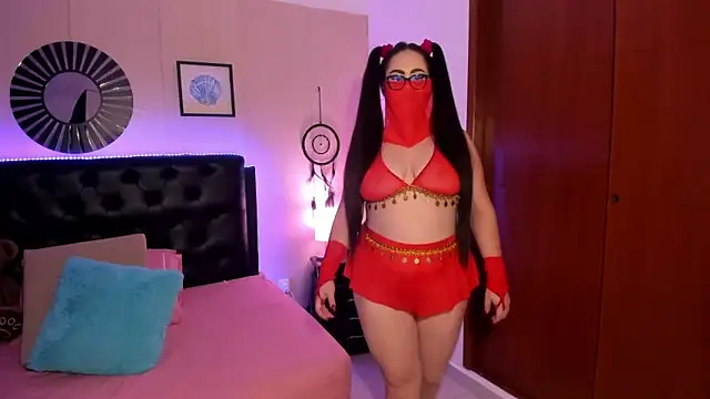 LolaVillalobos: онлайн-секс-чат