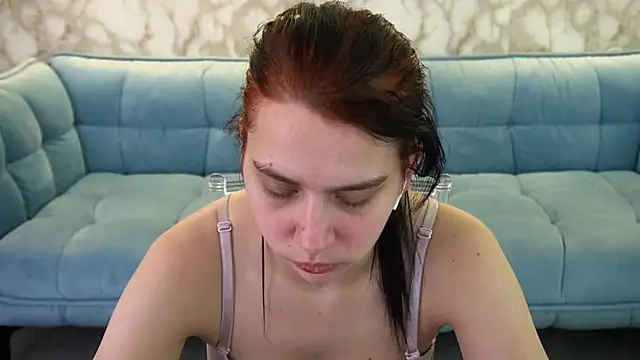 LiviaShyのライブXXXチャット