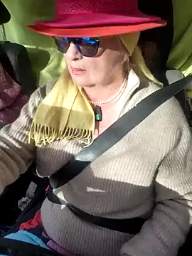 Hot-Muci élő XXX-chatje