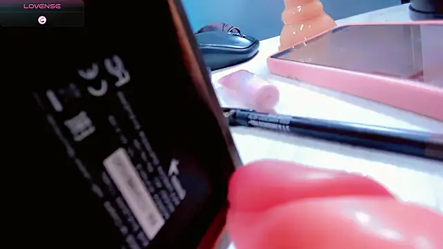 Kisses_Sophia Adlı Modelin Web Kamerası Şovu