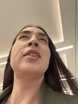 Holly_Play Chat XXX in diretta