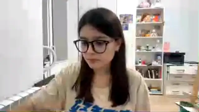 SaintMari Adlı Modelin Canlı XXX Sohbeti