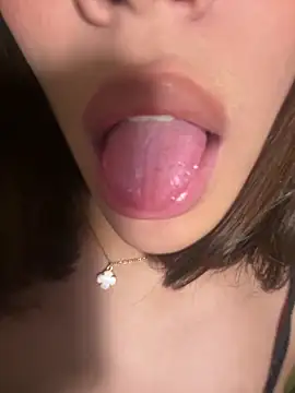 SideChick_Bunny Chat XXX in diretta