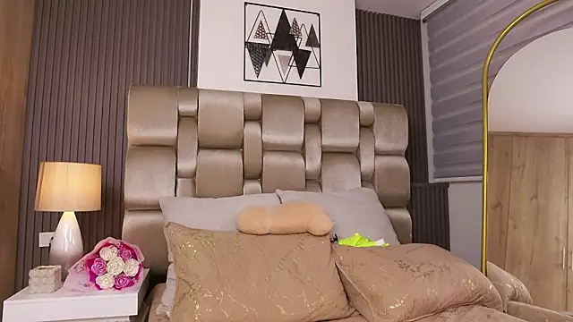 XXMILE élő XXX-chatje