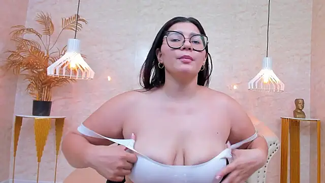 Mia_Curvyy's Live XXX Chat