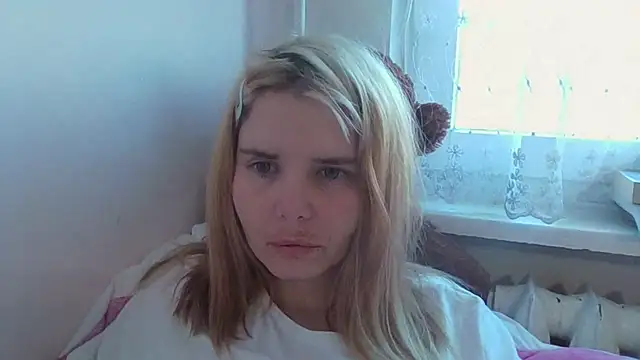 HornyElena Adlı Modelin Canlı XXX Sohbeti