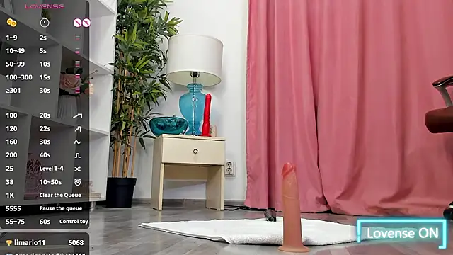 EmaBrownie 即時 XXX 聊天