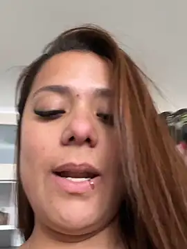 Pretty__Milf 网络视讯表演