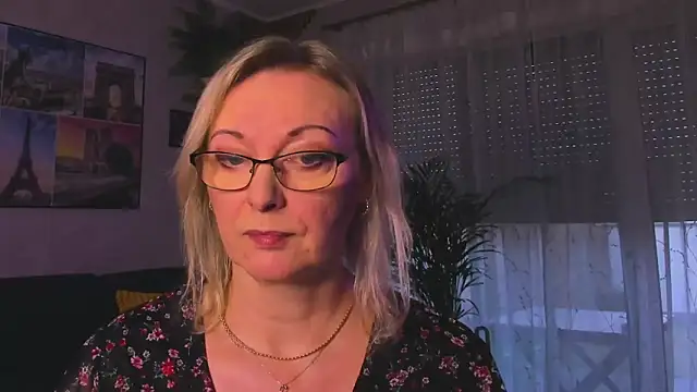 Show modela vanessa_chat na web-kameri