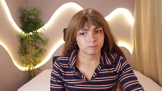 Онлайн чат XXX simone_sky