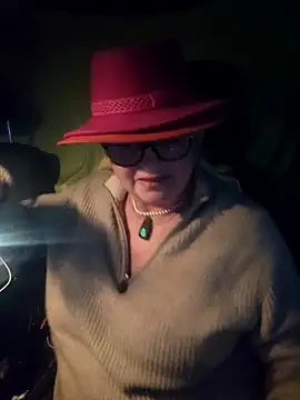 Hot-Muci – Live XXX-chat