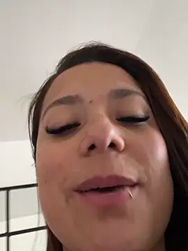 XXX chat uživo modela Pretty__Milf