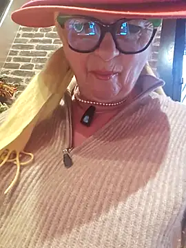 Hot-Muci élő XXX-chatje