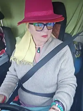 Hot-Muci's Live XXX Chat