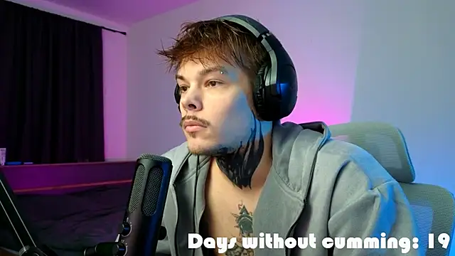 DENIS_HERE 即時 XXX 聊天