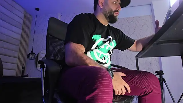 jhon_bear03 Adlı Modelin Web Kamerası Şovu