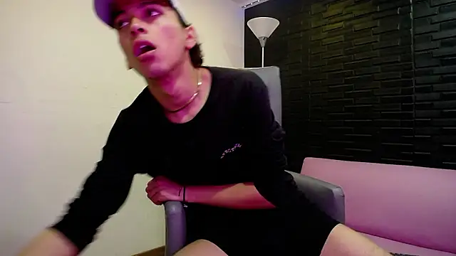 Show modela DanteLux na web-kameri