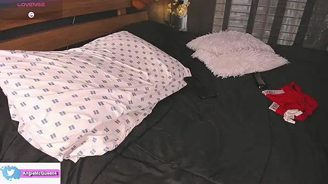 Sarajames' Live XXX Chat