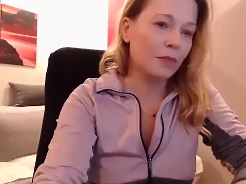 love-bionda Live XXX Chat