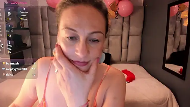 Charlot_milf Chat XXX live