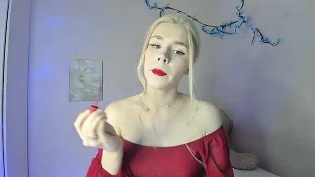 Alisa_Black_Star: διαδικτυακό σόου στην κάμερα