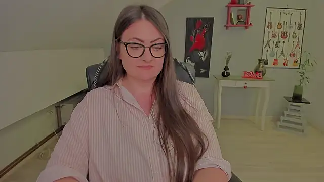 แชท XXX สดของ MistressDarrah