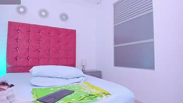 Онлайн чат XXX mishell_lovely