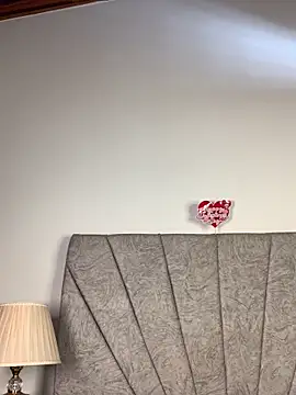 Val12777のライブXXXチャット