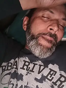 GentlemanX119 élő XXX-chatje