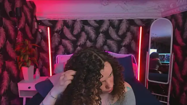 SauvageBirdyのライブXXXチャット