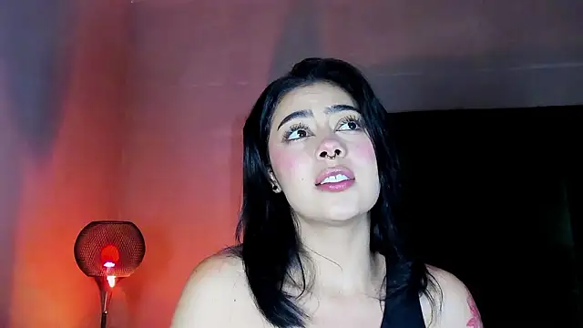 Chatroom XXX en direct de TaniaRedd_