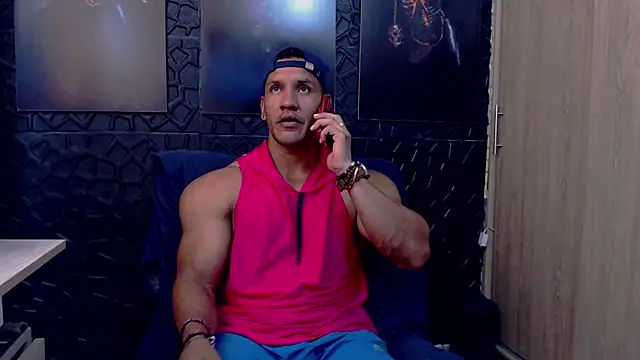 viktor_herrera Adlı Modelin Web Kamerası Şovu