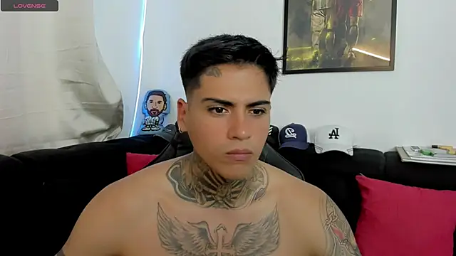 Show modela sweetlatinoboy na web-kameri