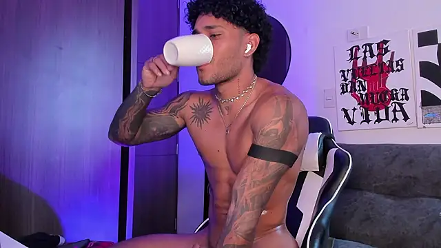 Czat XXX na żywo – Alessandro_Vanni