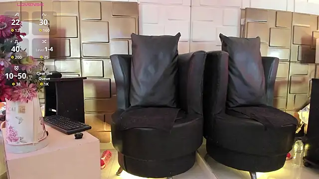 XXX chat uživo modela NaomyRivera