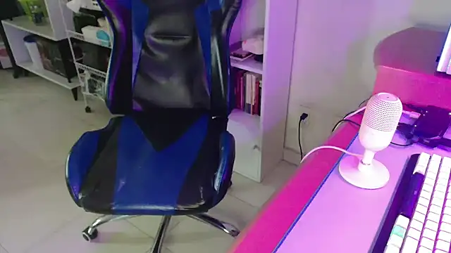 XXX chat uživo modela SmokyDee