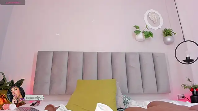 Tina_curly's Live XXX Chat