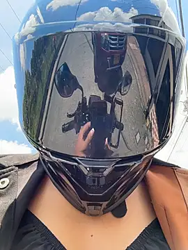 XXX chat uživo modela TaylorrHill