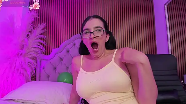 Czat XXX na żywo – Violett_hott_