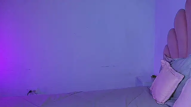 MiaColucci18 Live XXX-Chat