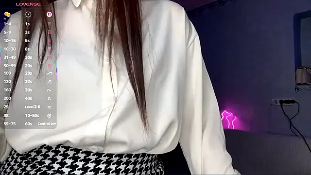 Lia_rise Chat XXX in diretta