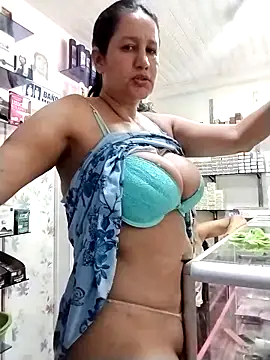 keilymadam: διαδικτυακό σόου στην κάμερα