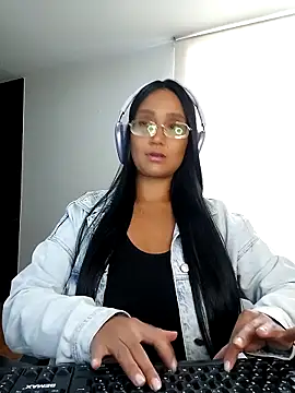 Esmeralda333's Live XXX Chat