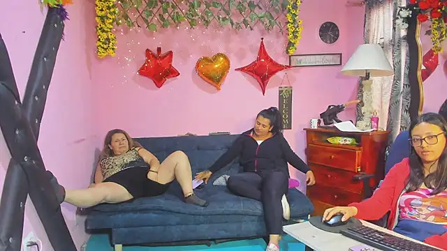 XXX chat uživo modela lesbiancuple