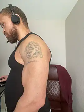 Pokazy przed kamerką – Fathero1time